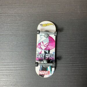 Hot Wheels Skate Fingerboard Marvel Ghost-Spider Gwen Stacy Tech Deck Toy Skate